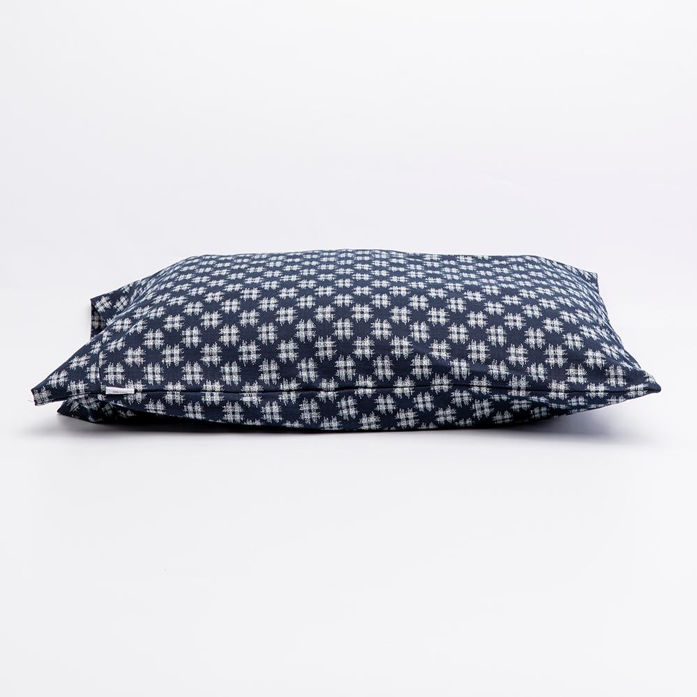 J-Life Hiro Navy Pillowcase_Pillows & Shams
