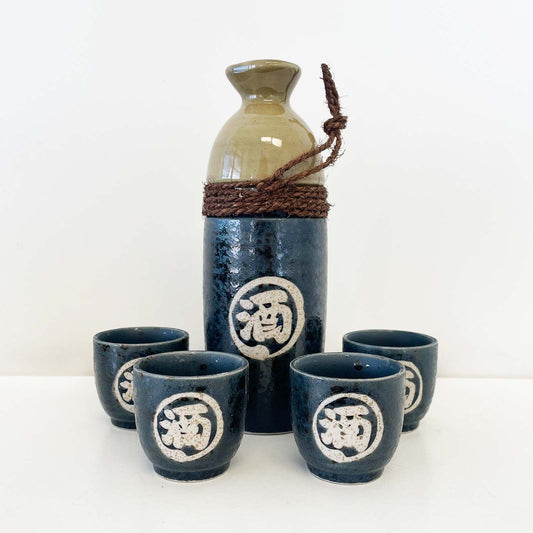 Nawamaki Sake Set