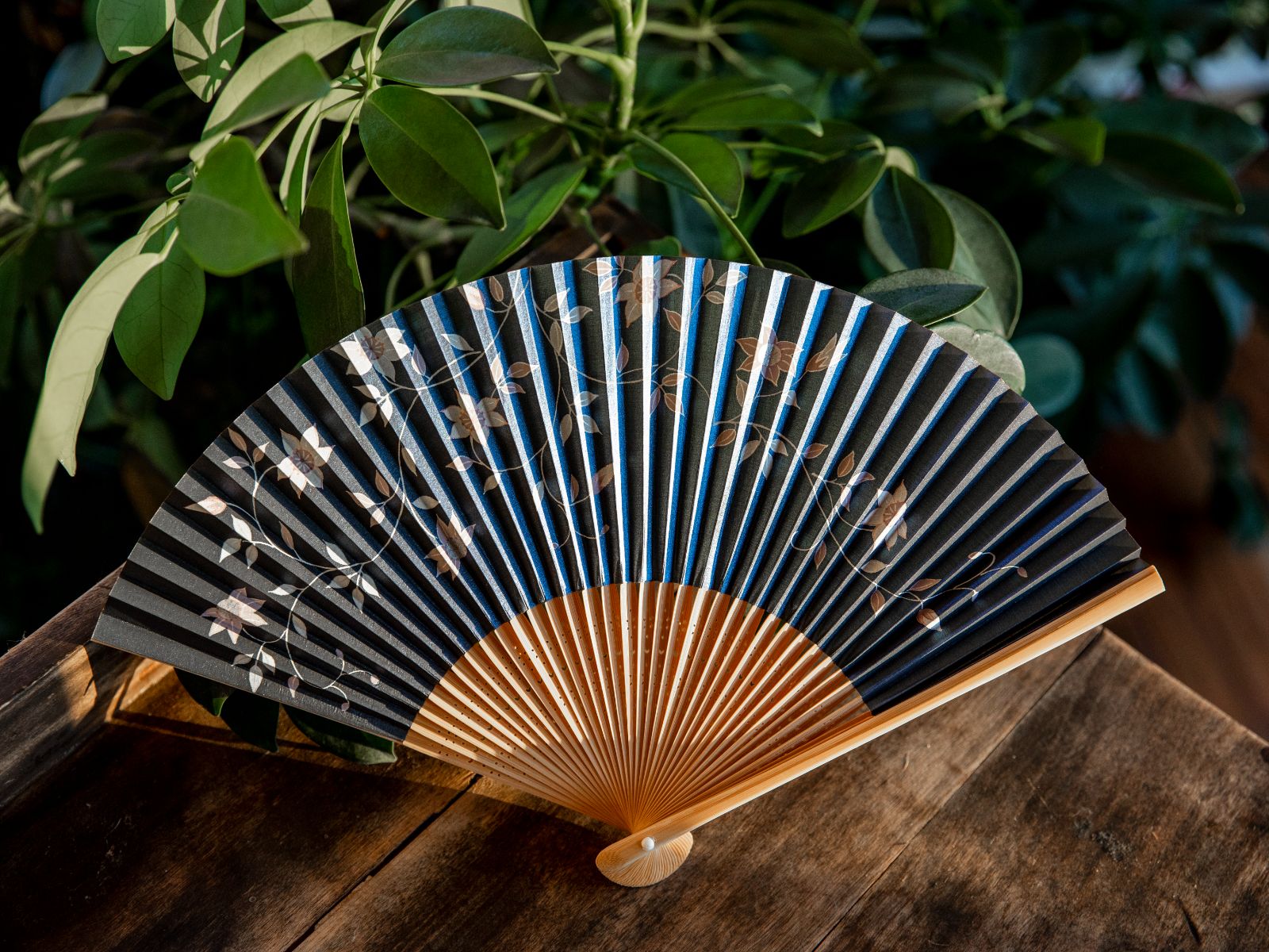 Traditional Japanese Sensu Hand Fan - Tessen