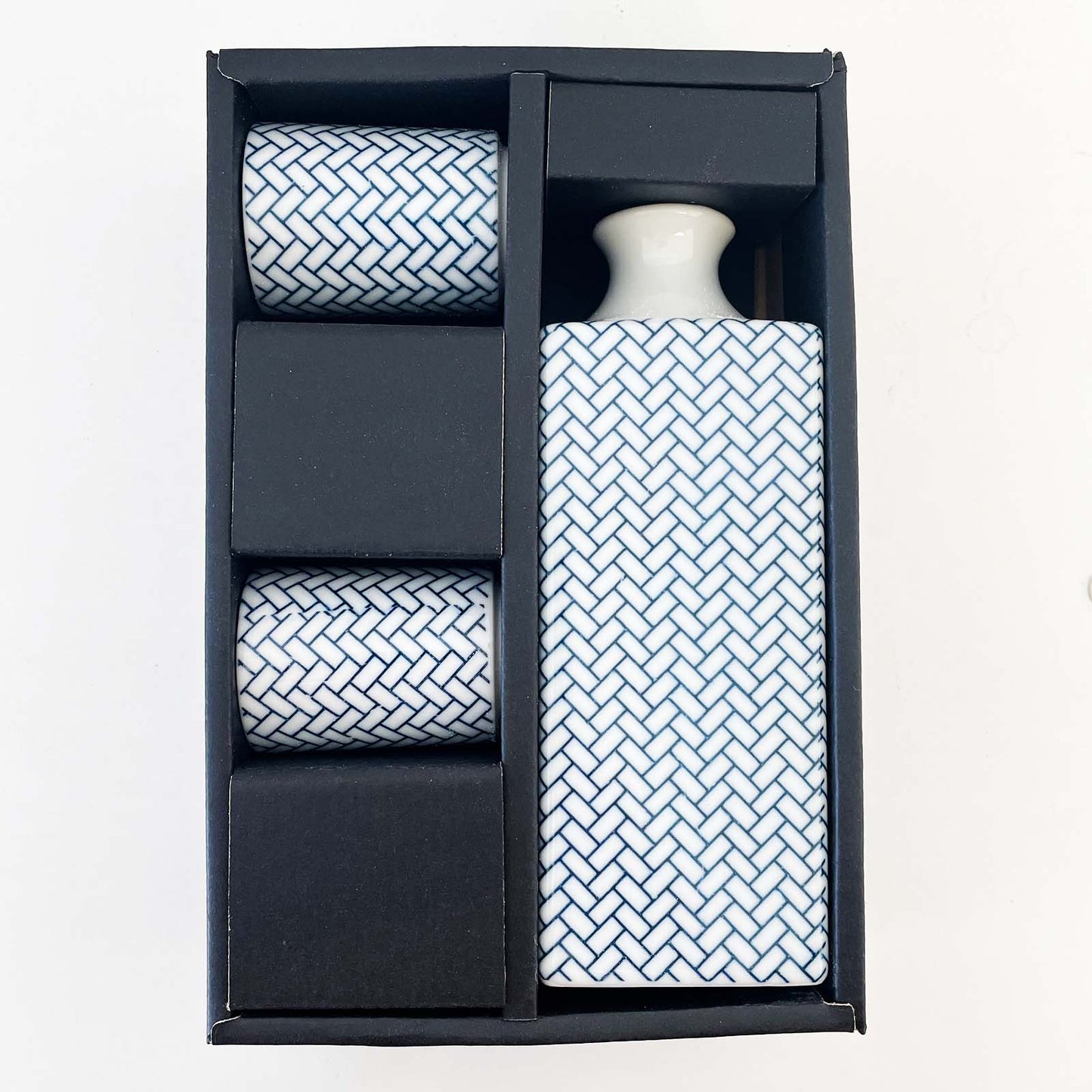 Basketweave Sake Set_Lifestyle